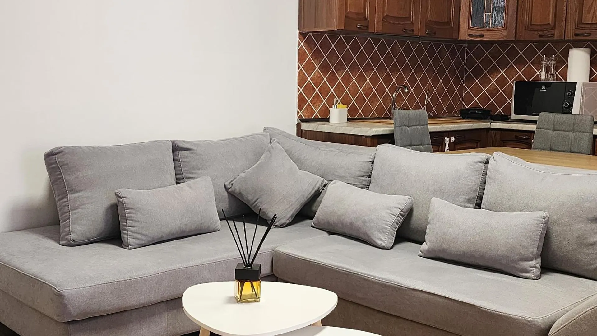 The Snug Retreat - Central Stay Apartment 地拉那